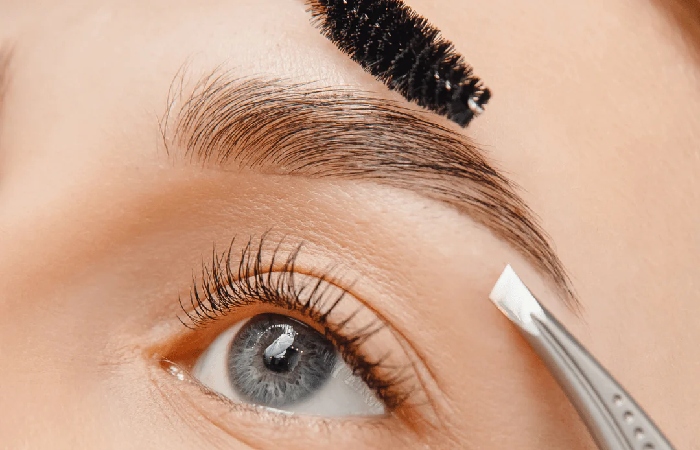How to Made up your Mind about trying the Straight Eyebrow Trend?