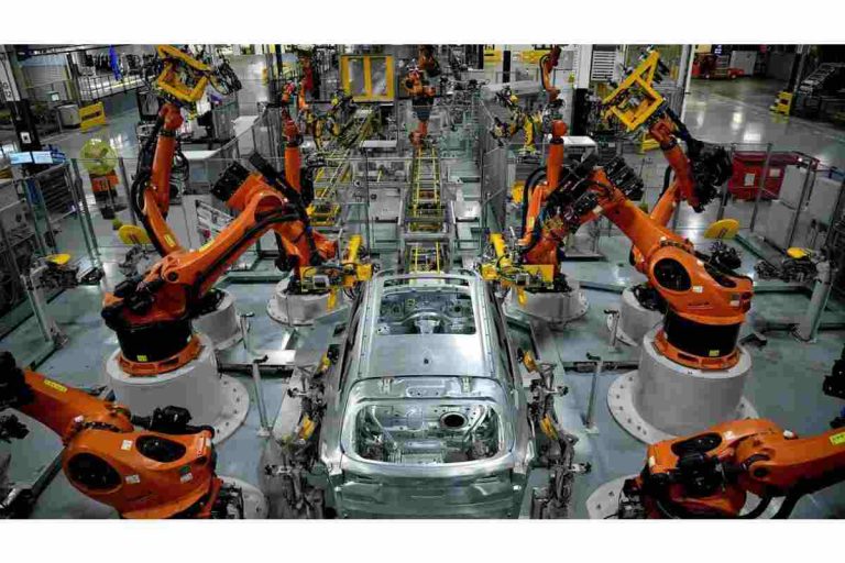 3 Ways in which AI is Improving the Manufacturing Industry